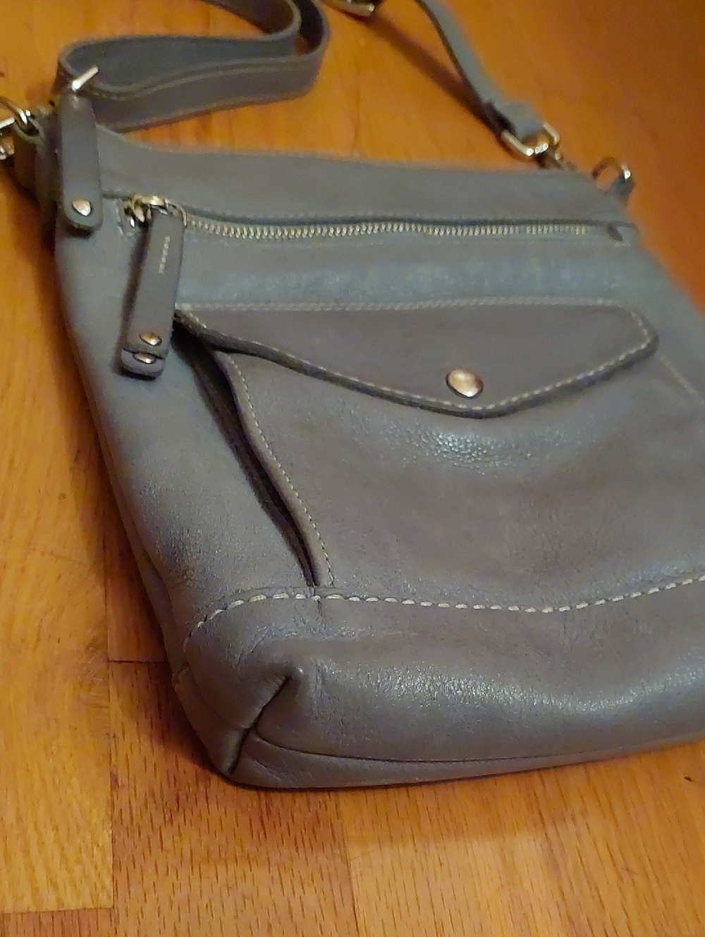 Bundle Roots Canada Crossbody Purses and Belt Bag - Picture 3 of 16